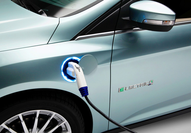Ford inicia instalacion de estaciones de recarga para vehiculos electricos en sus fábricas