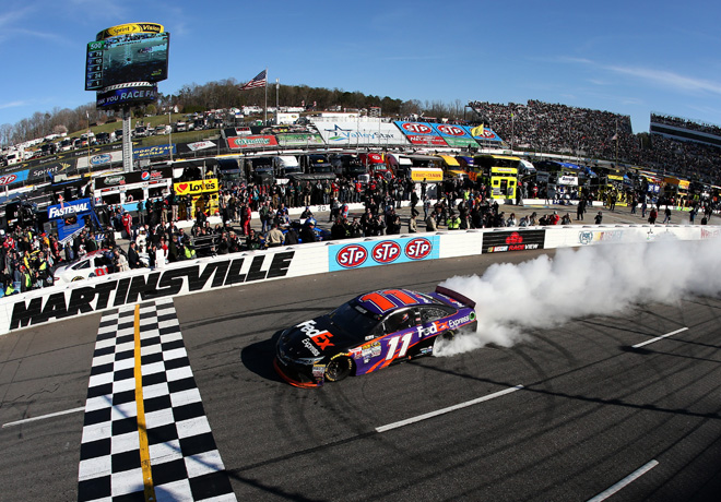 NASCAR - Martinsville - Denny Hamlin - Toyota Camry