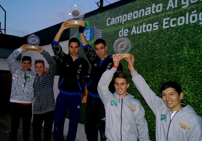 Fiat presente en el Desafio Eco 2015 en el Autodromo Oscar y Juan Galvez 2