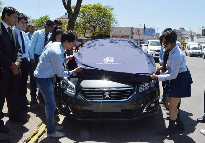 Santiago del Estero recibio el primero de los 31 vehiculos donados por PSA Peugeot Citroen Argentina a instituciones técnicas de todo el pais 2
