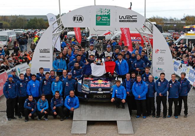 WRC - Gales 2015 - Final - Sebastien Ogier y el equipo VW en el Podio