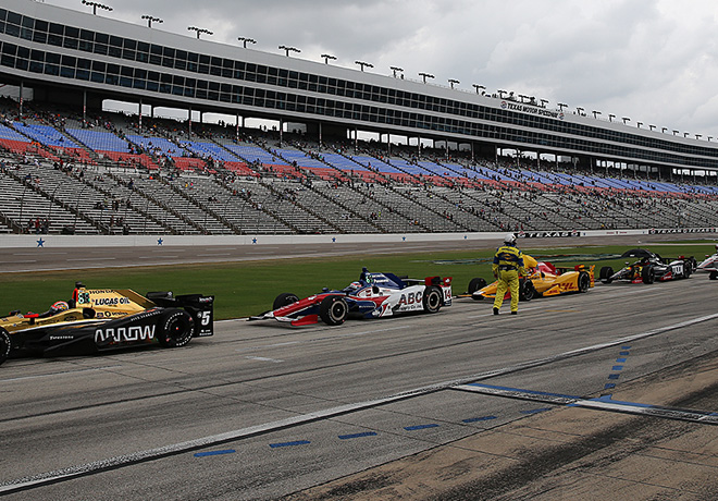 IndyCar - Texas 2016 - Carrera - demora por lluvia