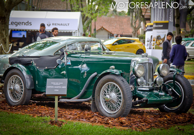 fond-de-cave-reserva-y-aston-martin-owners-club-en-autoclasica-2016-1
