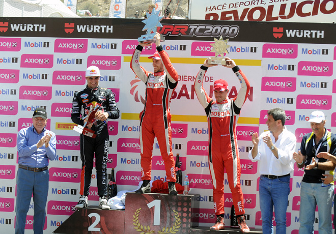 stc2000-san-juan-2016-final-facundo-chapur-esteban-guerrieri-matias-rossi-en-el-podio