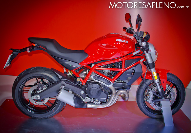 Ducati Monster 797 en el Salon del Automovil de Buenos Aires 2017 2