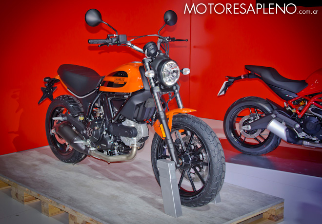 Ducati Scrambler en el Salon del Automovil de Buenos Aires 2017 2