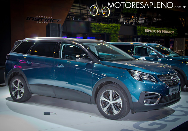 Peugeot 5008 SUV en el Salon del Automovil de Buenos Aires 2017