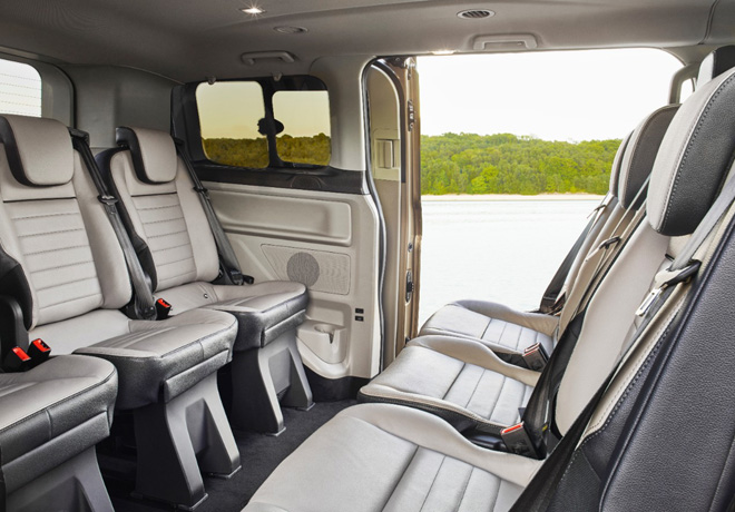 Ford Tourneo Custom 2