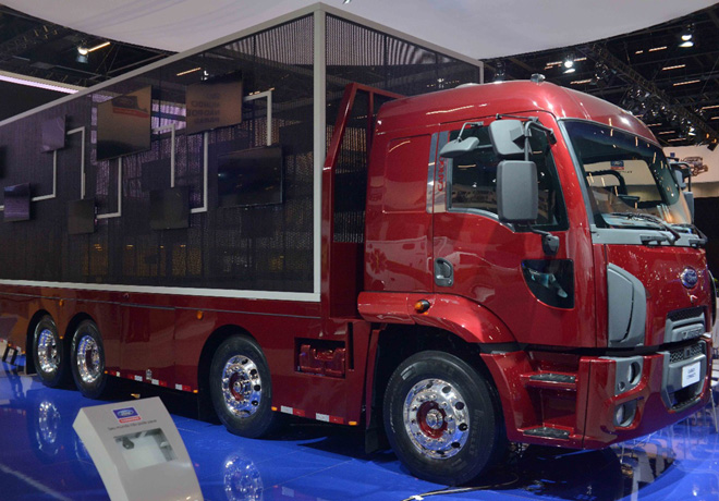 Ford Camiones presento en Fenatran 2017 al Cargo Connect