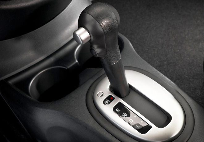 Nissan Versa Sense AT 2