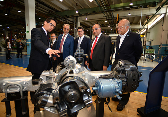 Scania recibio la visita del gobernador Manzur y del embajador Magarinos en su fabrica de Tucuman