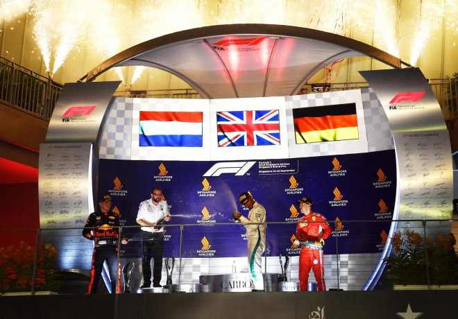 F1 - Singapur 2018 - Carrera - Max Verstappen - Lewis Hamilton - Sebastian Vettel en el Podio