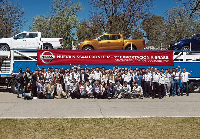 Nissan comienza la exportacion de su pick up Frontier producida en Argentina a Brasil 1