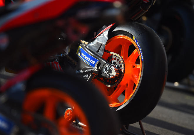 Michelin - proveedora oficial de neumaticos para el MotoGP en Termas de Rio Hondo 2