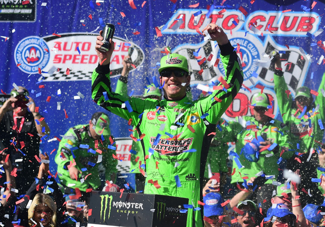 NASCAR - Fontana 2019 - Kyle Busch en el Victory Lane
