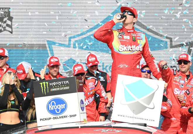NASCAR - Phoenix 2019 - Kyle Busch en el Victory Lane