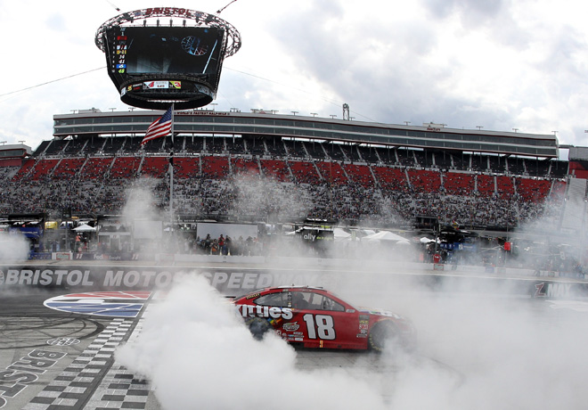NASCAR - Bristol 2019 - Kyle Busch - Toyota Camry