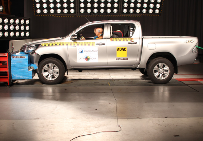 Latin NCAP - Toyota Hilux - con 7 Airbags