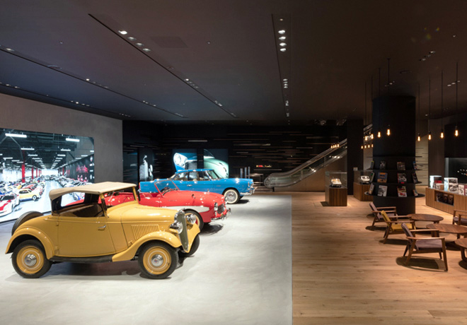 Nissan muestra sus autos antiguos en The Heritage Zone