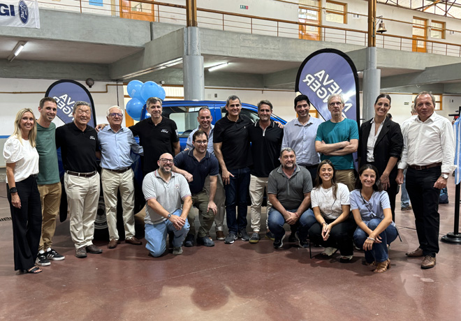 Educación, Tecnología y Futuro: Ford Argentina dona una Ranger a la Escuela Nº464 «Ing. y Dr. Manuel B. Bahía» de Rosario.