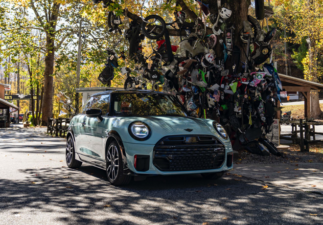 MINI JCW conquista la legendaria «Tail of the Dragon».