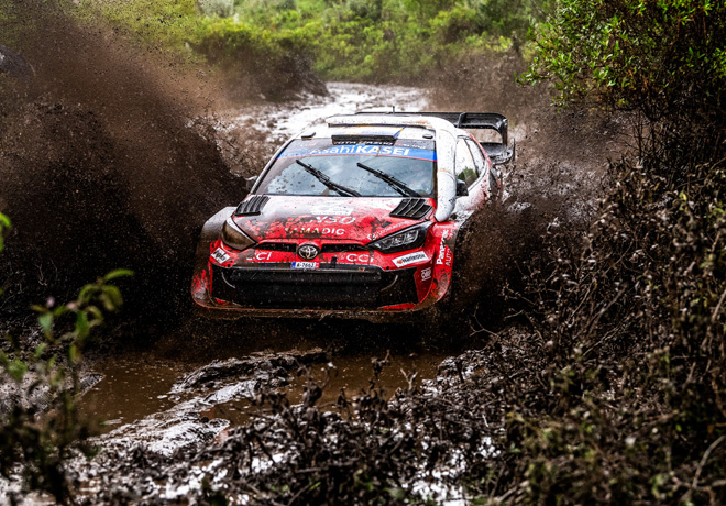 WRC en Kenya – Día 1: Solberg se impone con autoridad bajo la lluvia.