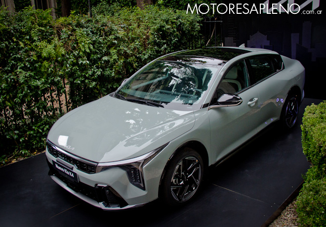 Kia Argentina lanza el nuevo K4, el sedán que redefine su segmento.