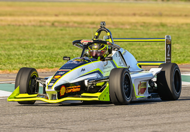 Fórmula Nacional Argentina en Junín – Carrera 1: Nueva victoria de Campra, el holgado líder del torneo.