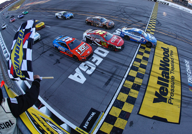 NASCAR en Talladega II – Carrera: Kyle Larson logra su primera victoria en un dramático final en tiempo extra.